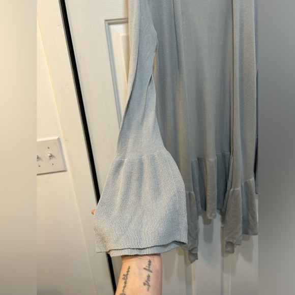 Garnett Hill Long Lightweight Cardigan Ruffle Hem Long Tulip Sleeve Women Sz M - Picture 3 of 6